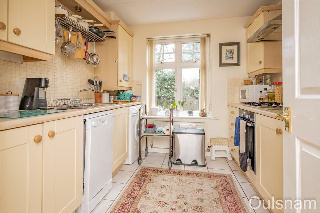 Additional image 3 of 2 bed flat for saleSt. Peters Close, Bromsgrove, Worcestershire B61