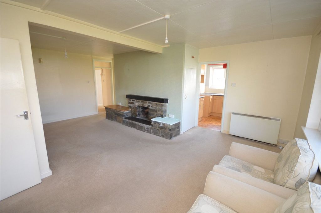 Additional image 3 of 3 bed flat for saleWarwick Avenue, Bridgwater, Somerset TA6