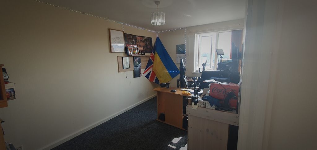 3 bed flat for saleMeadowlea, Telford TF7 photo 5