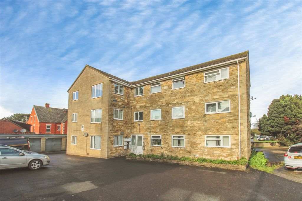 2 bed flat for saleFlat I Trinity Court, Wingfield Road BA14