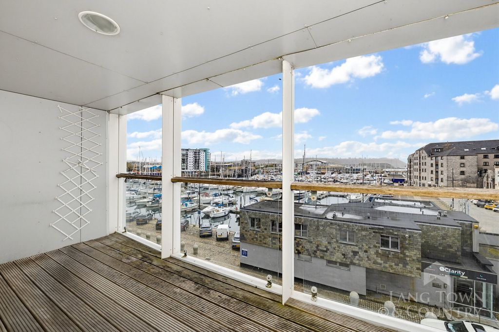 Additional image 3 of 2 bed flat for saleDiscovery Wharf, North Quay, Sutton Harbour PL4