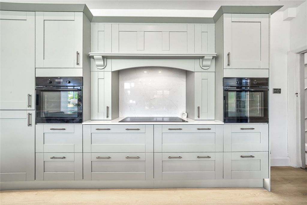 Additional image 13 of 6 bed detached house for saleSouth Walk, Middleton-On-Sea, West Sussex PO22