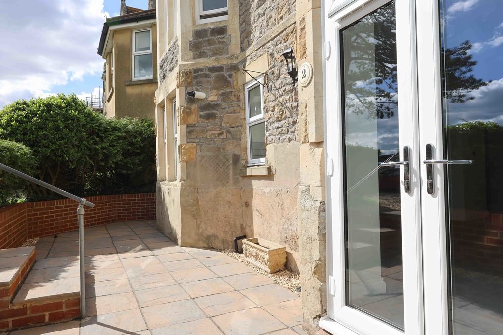 Additional image 15 of 2 bed flat for salePrinces Road, Clevedon BS21