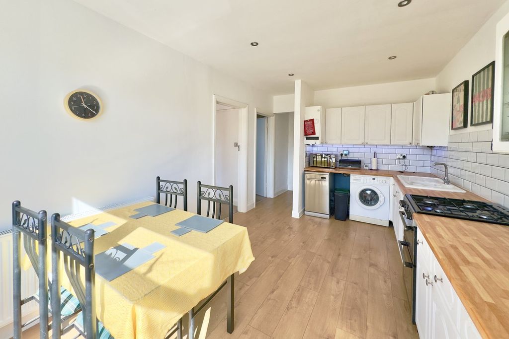 Additional image 9 of 2 bed flat for saleStrouden Avenue, Queens Park, Bournemouth BH8