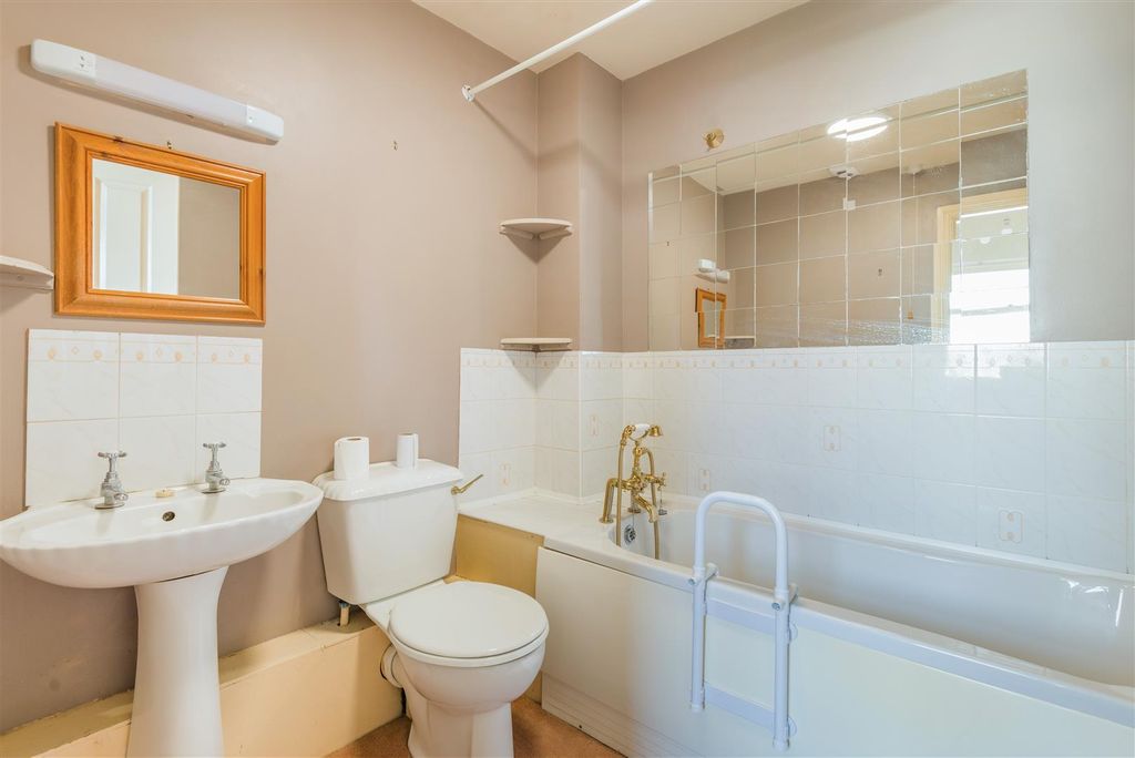 Additional image 10 of 1 bed flat for saleHigh Street, Newnham GL14