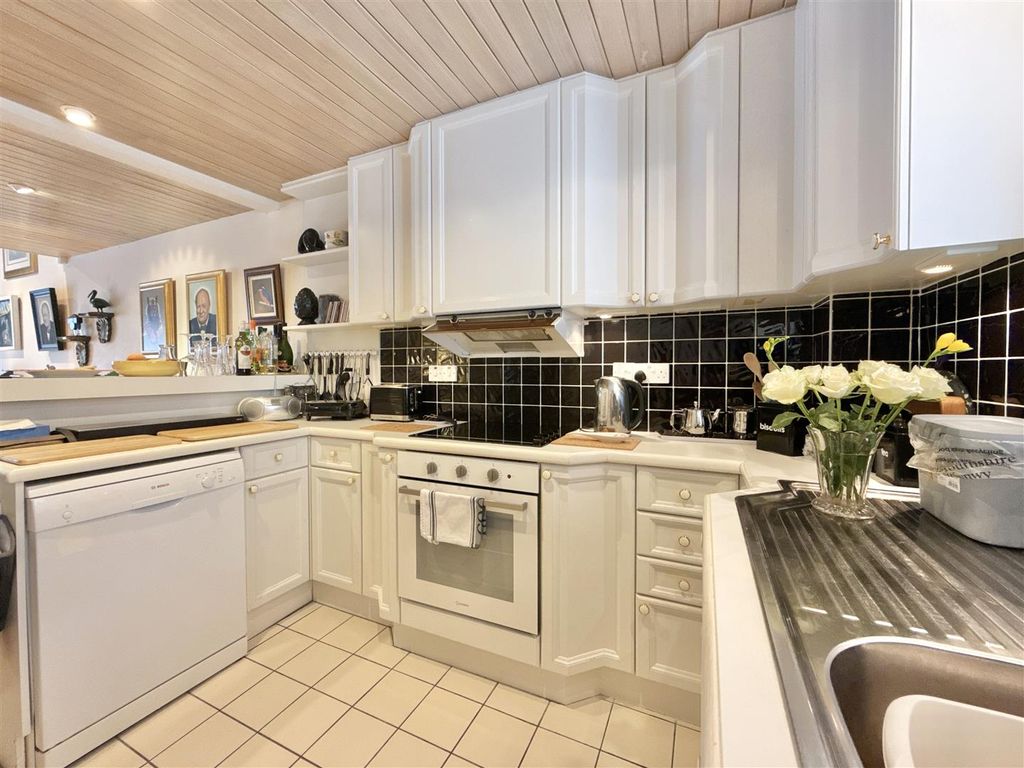 Additional image 13 of 2 bed flat for saleBerry Head Road, Brixham TQ5