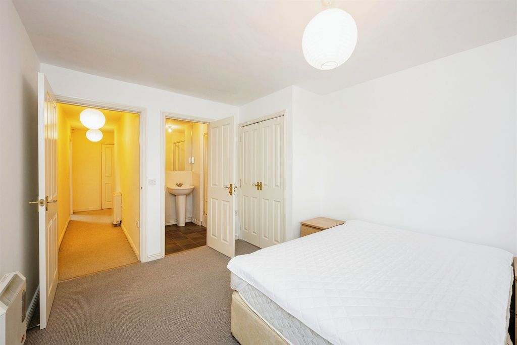 Additional image 6 of 2 bed flat for salePark Street, Bridgend CF31