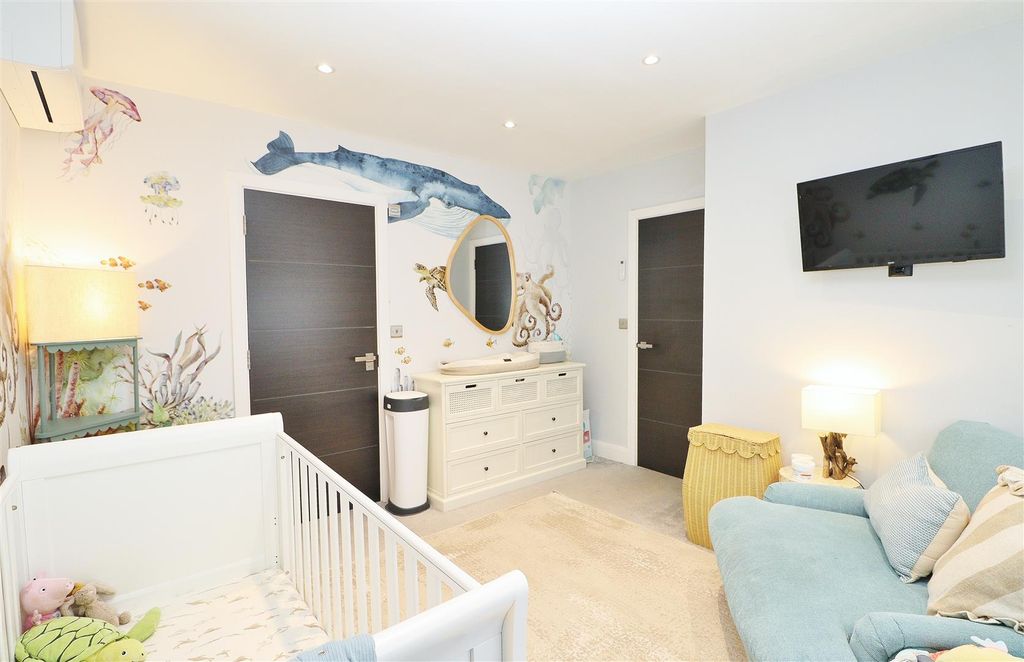 Additional image 23 of 3 bed detached bungalow for saleTheobald Street, Borehamwood WD6