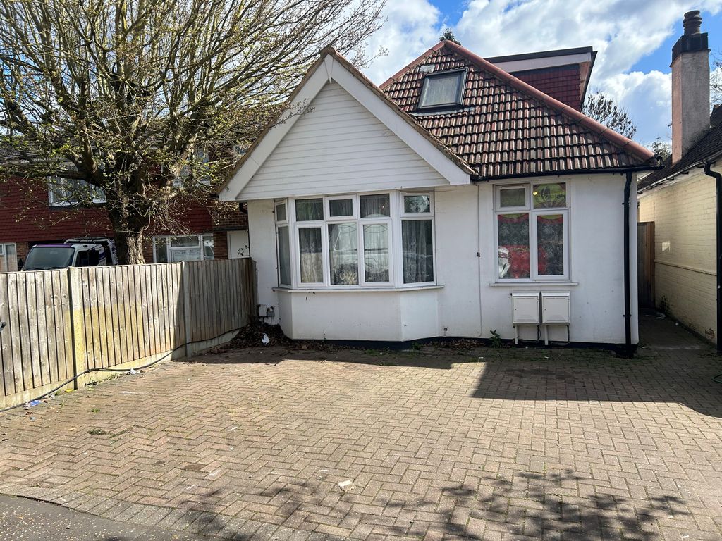 Land for saleHounslow, Middlesex TW4