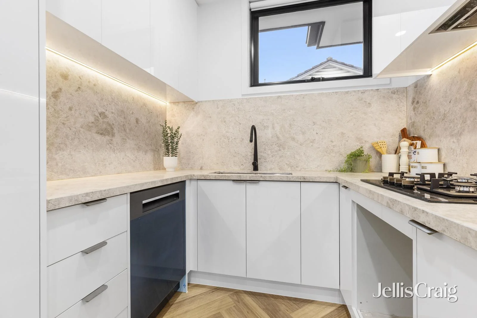 Additional image 5 of 2/115 Coleman Parade, Glen Waverley VIC 3150