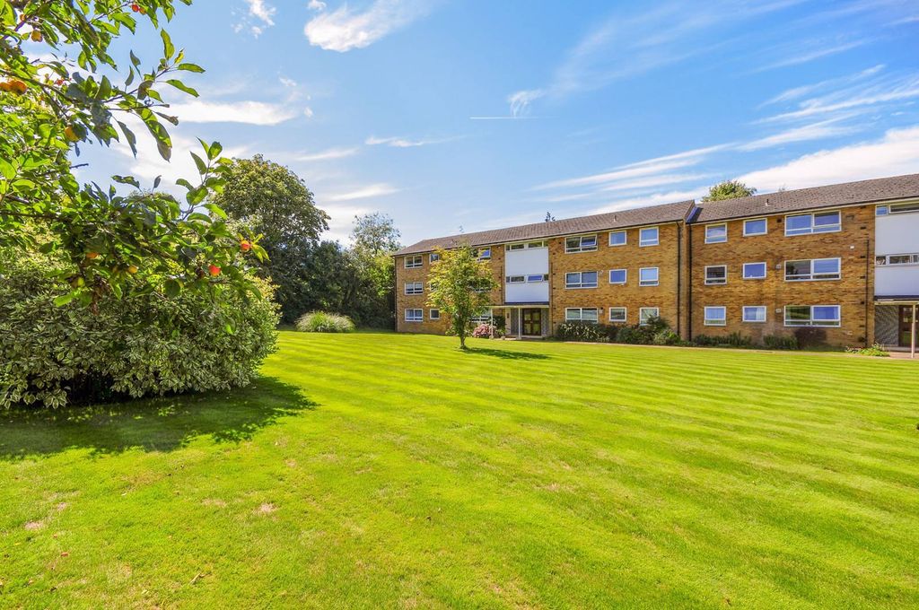 3 bed flat for saleThe Shimmings, Guildford GU1