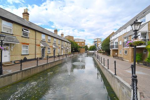 Albert Mews, Limehouse E14