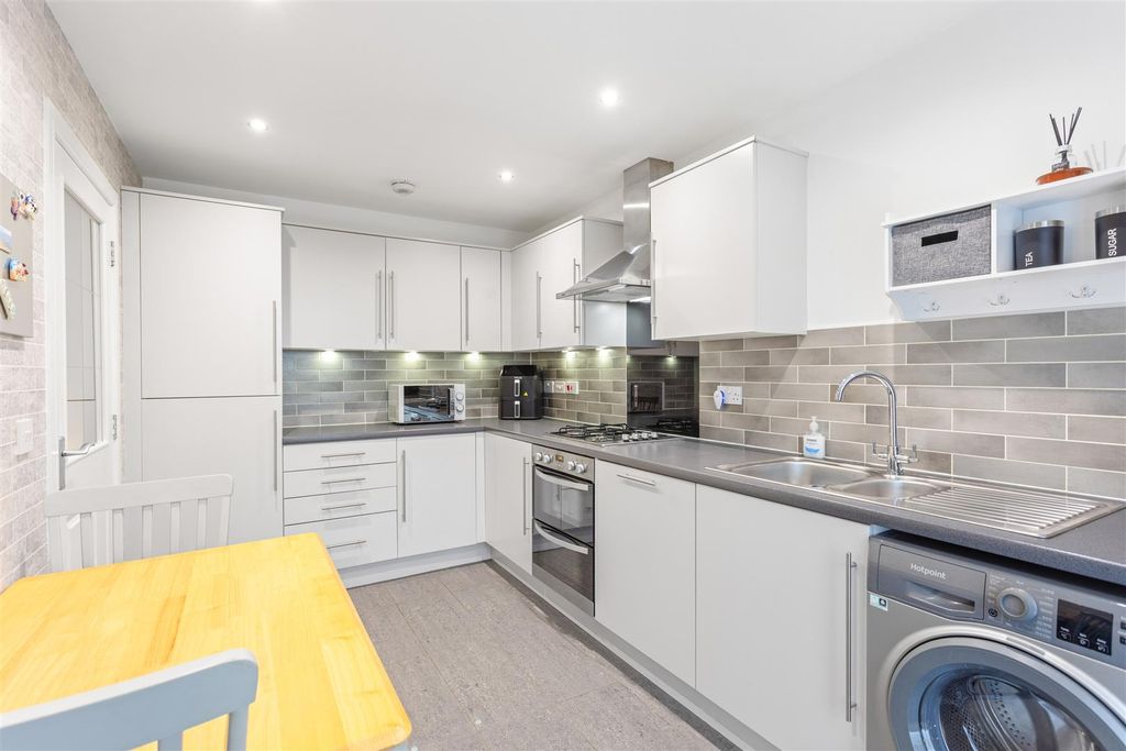 Additional image 3 of 3 bed semi-detached house for saleEast Cults Court, Whitburn EH47