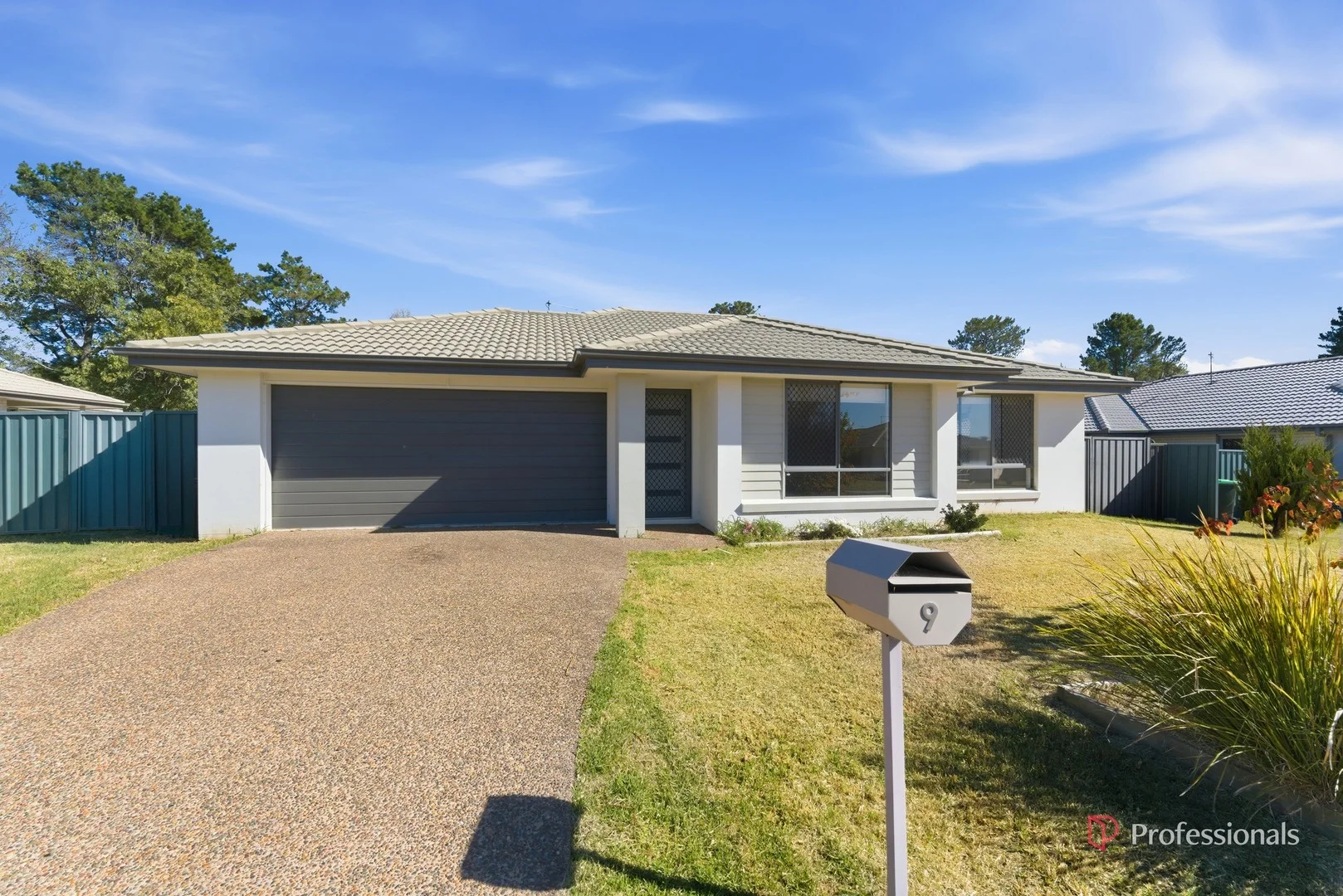 9 Lara Avenue, Armidale NSW 2350