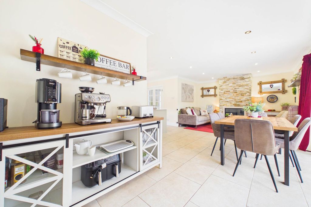 Additional image 7 of 4 bed detached bungalow for saleMorris Crescent, Motherwell ML1