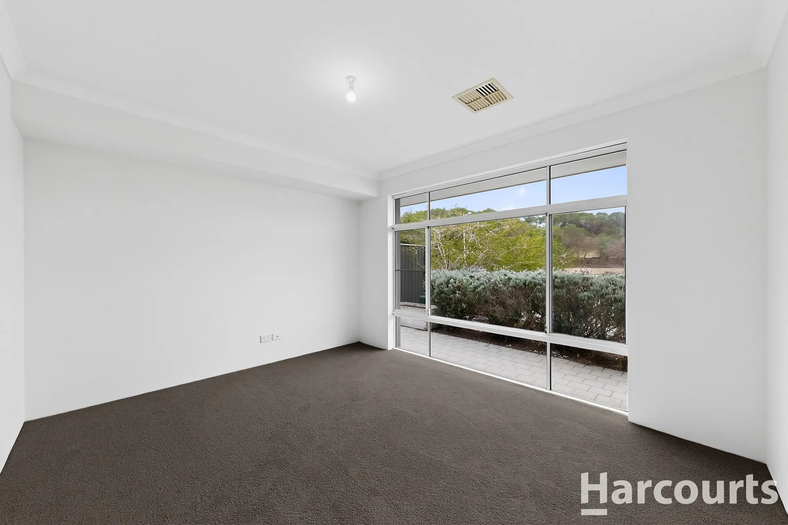 15 Nicobar Way, Jindalee WA 6036 photo 3