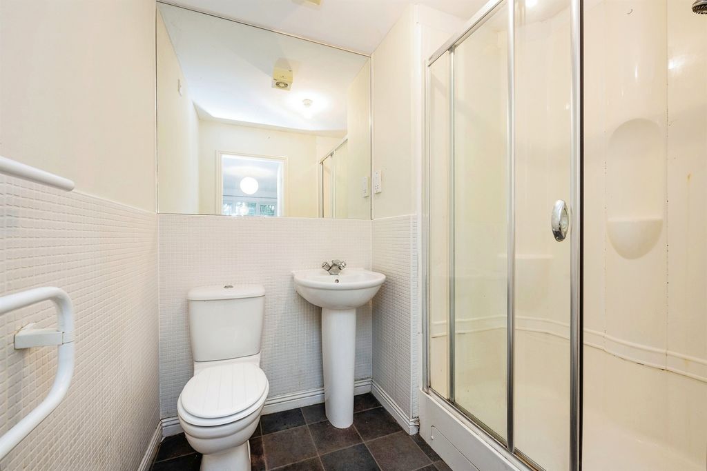 Additional image 7 of 2 bed flat for salePark Street, Bridgend CF31