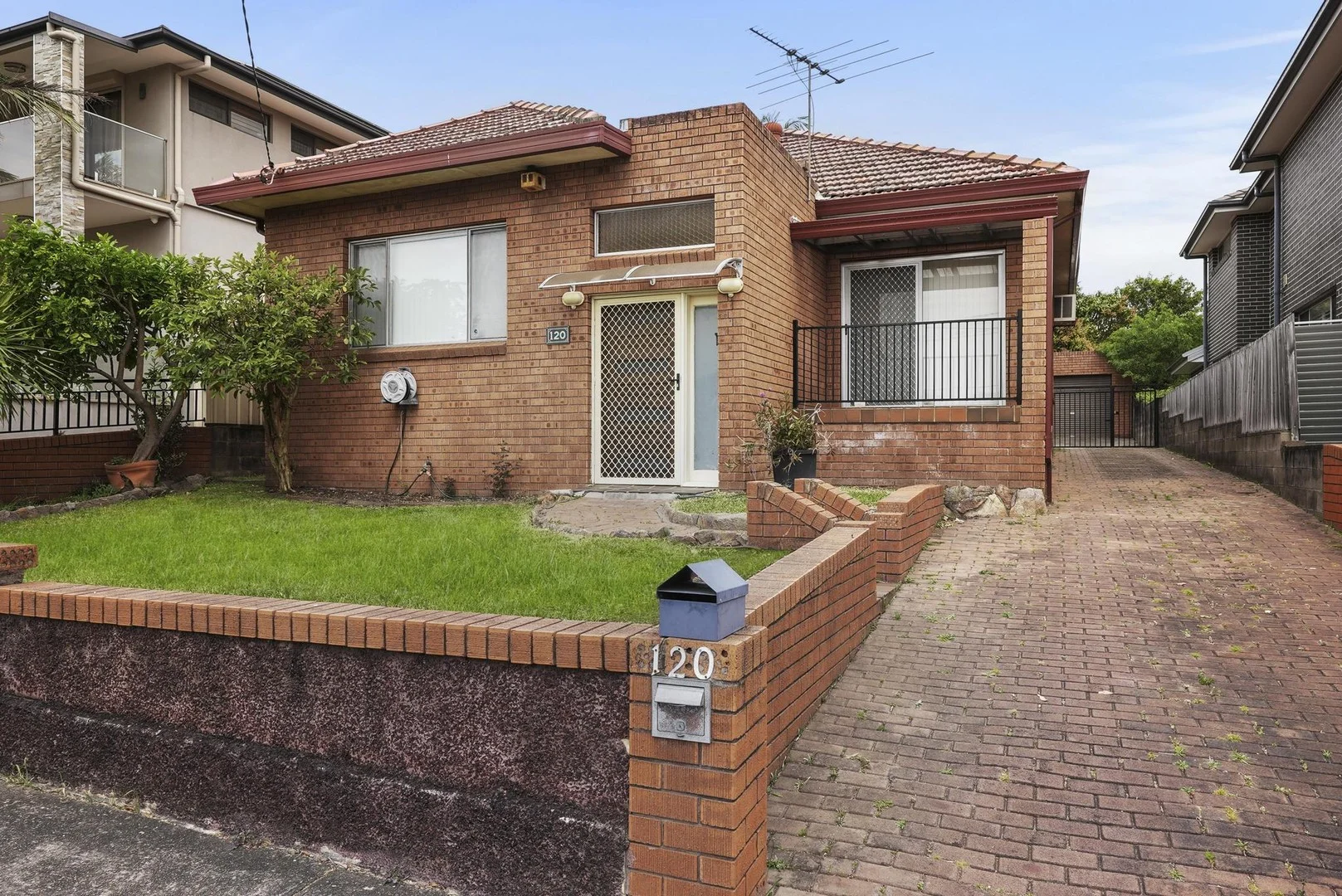 120 Permanent Avenue, Earlwood NSW 2206