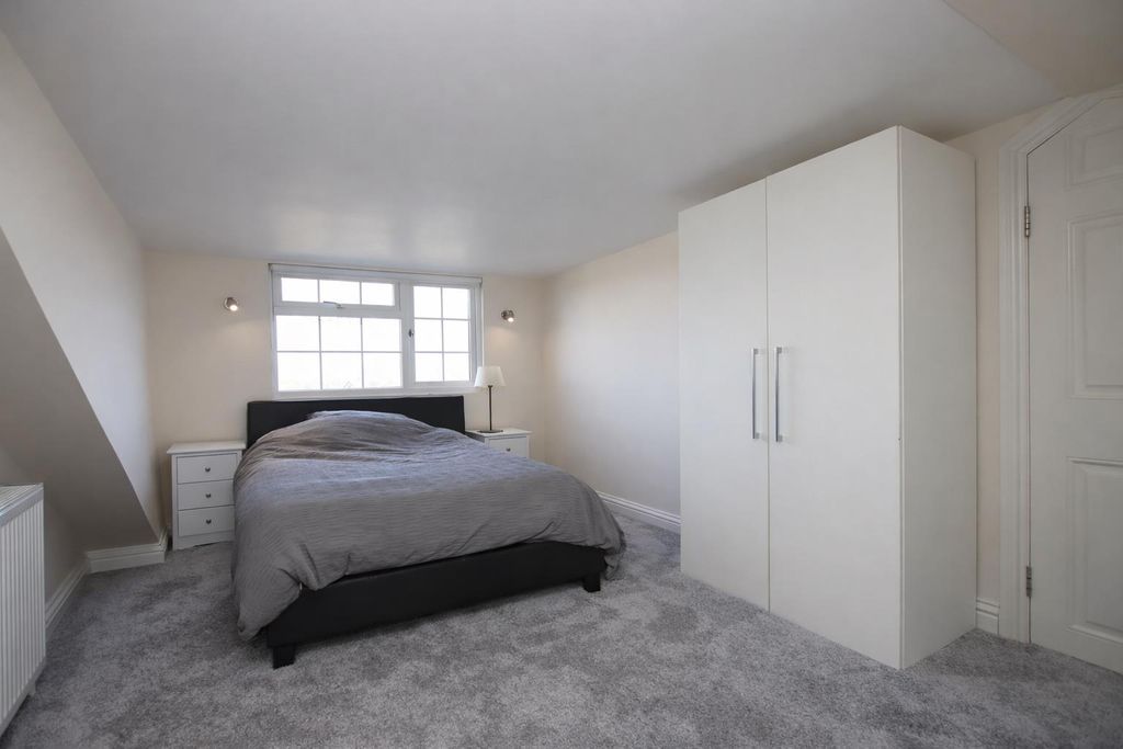 Additional image 16 of 6 bed detached house for saleTilehouse Close, Borehamwood WD6