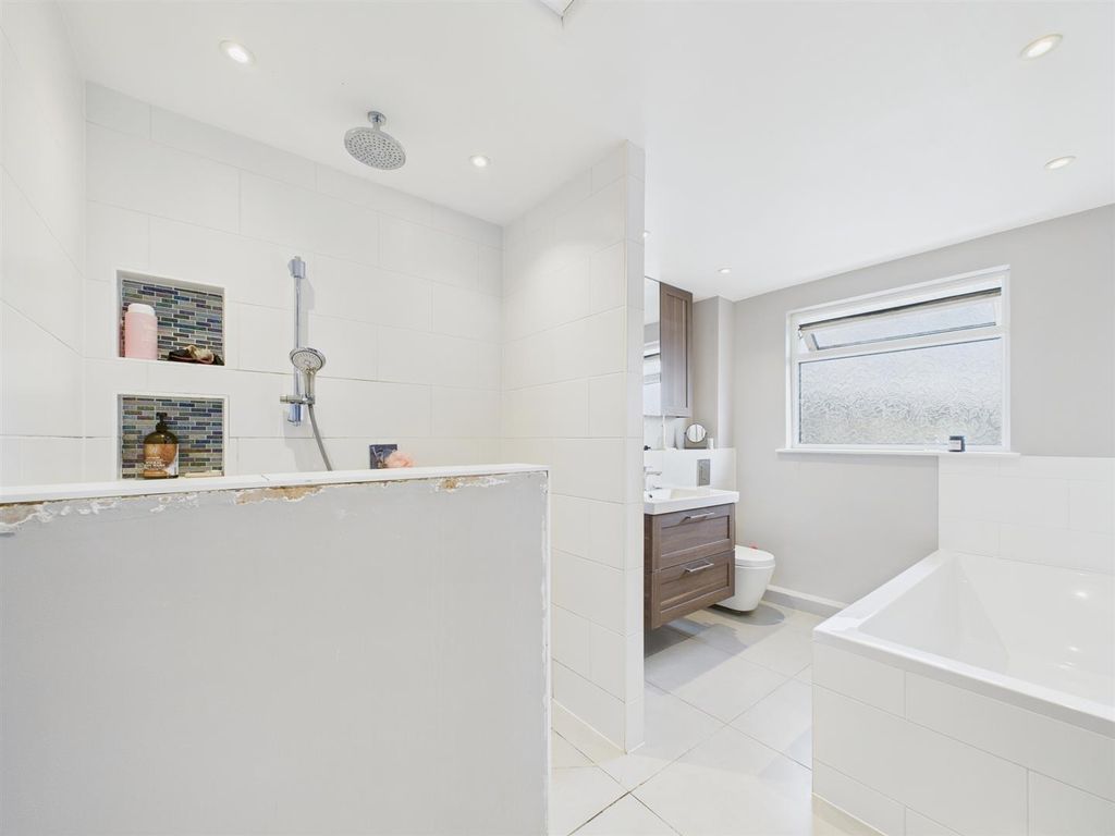 Additional image 10 of 4 bed semi-detached house for saleMowstead Road, Braunton EX33
