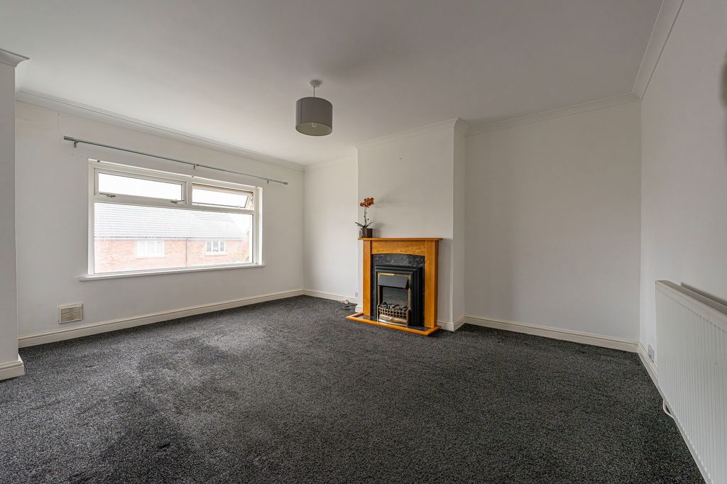 Additional image 3 of 2 bed flat for saleSouth Avenue, Sebastopol NP4
