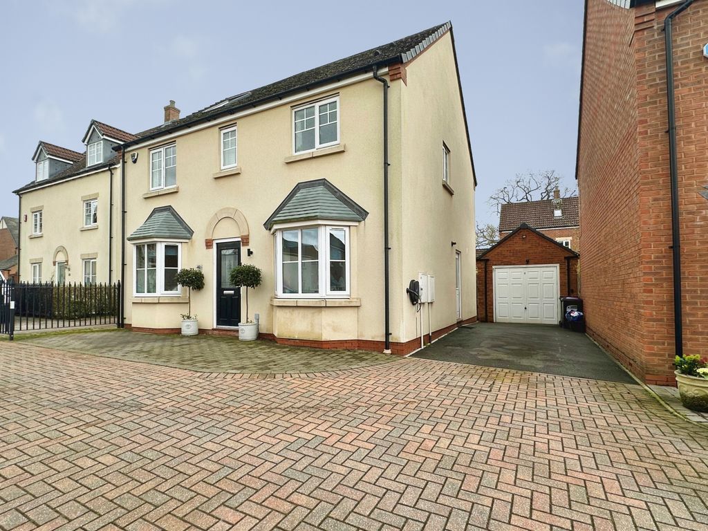 5 bed detached house for saleHazledine Way, Bridgnorth WV16
