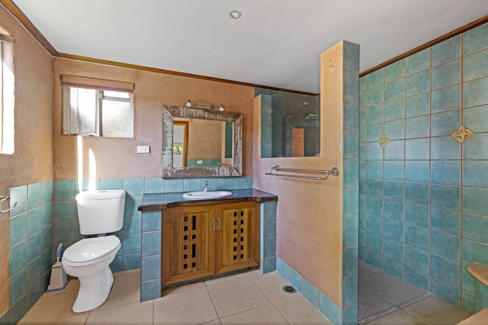 Additional image 10 of 123 Allambi Avenue, Broadbeach Waters QLD 4218