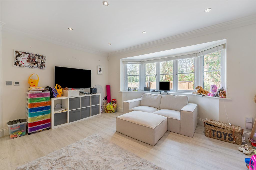 Additional image 16 of 7 bed detached house for saleTilehurst Lane, Binfield, Bracknell, Berkshire RG42