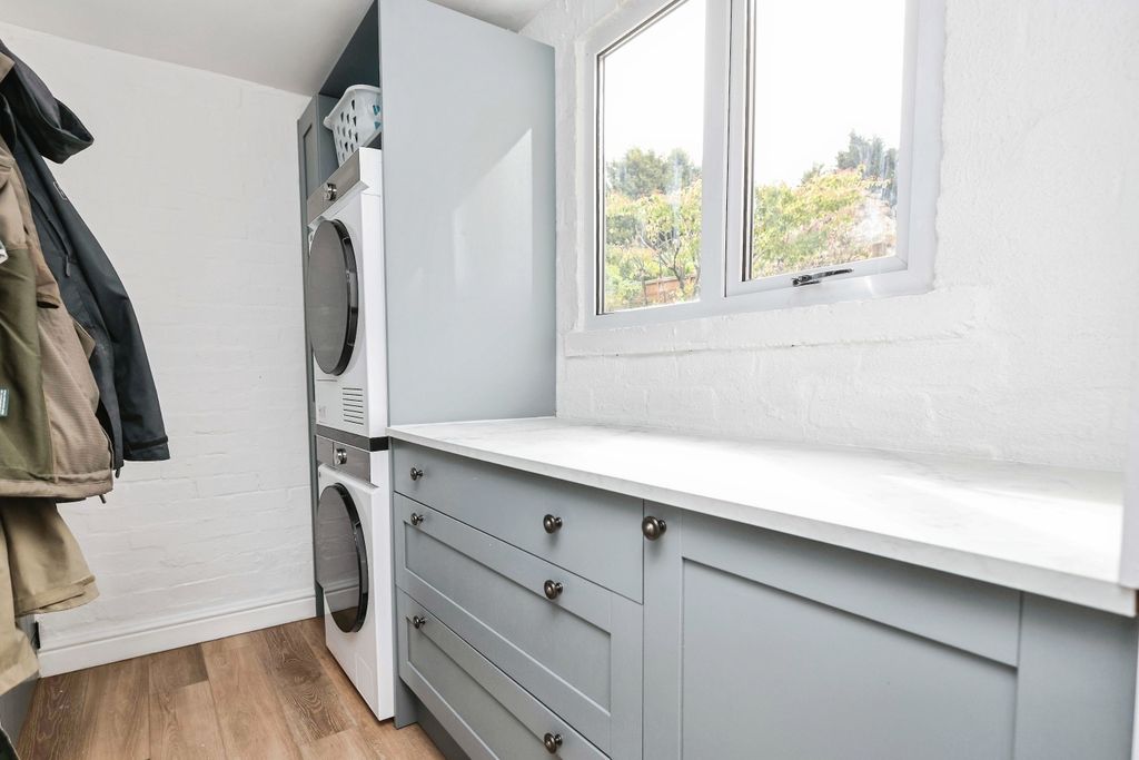 Additional image 10 of 3 bed semi-detached house for saleStalls Farm Road, Droitwich WR9