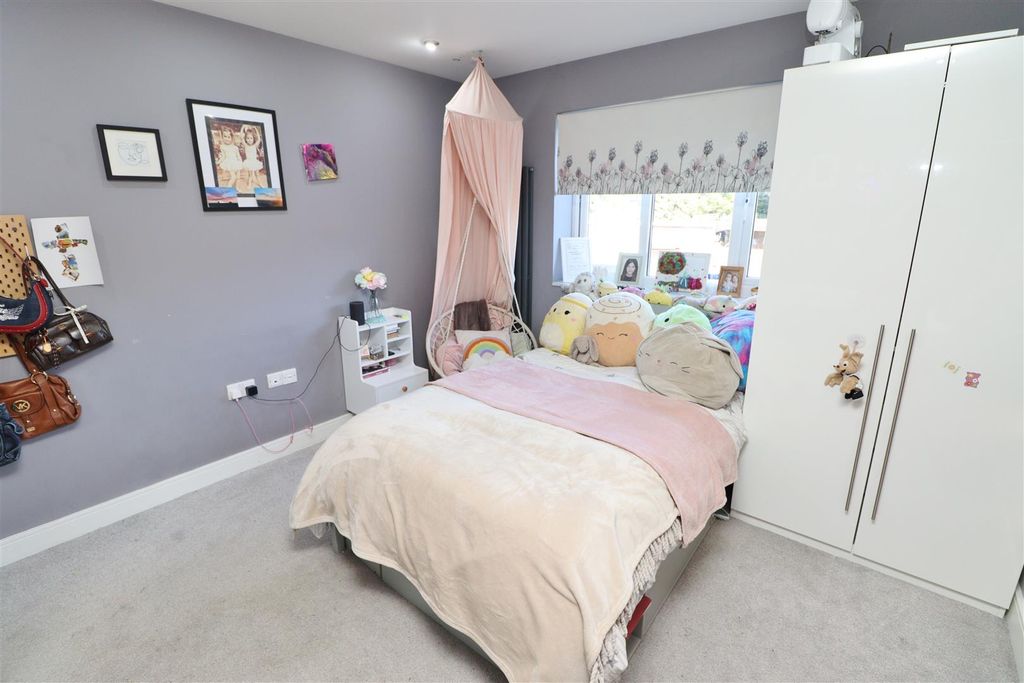 Additional image 22 of 5 bed semi-detached house for saleStanborough Avenue, Borehamwood WD6