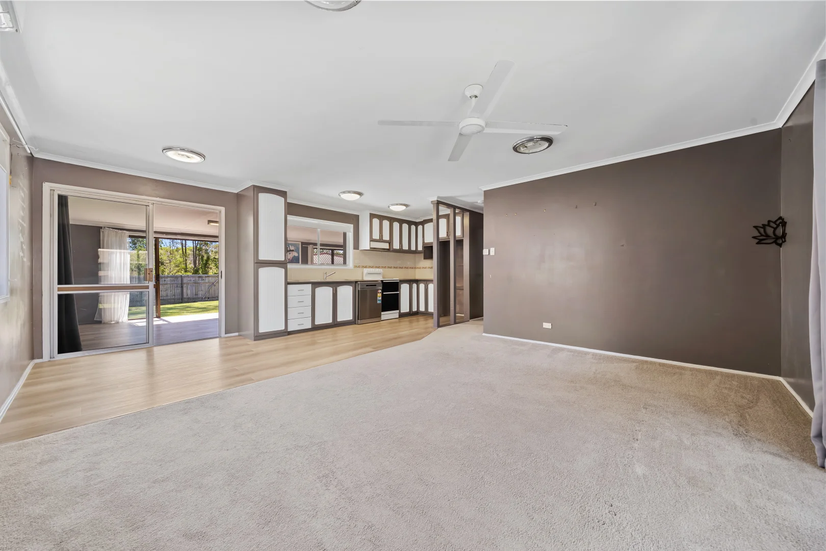 40 Sharon Drive, Eagleby QLD 4207 photo 4