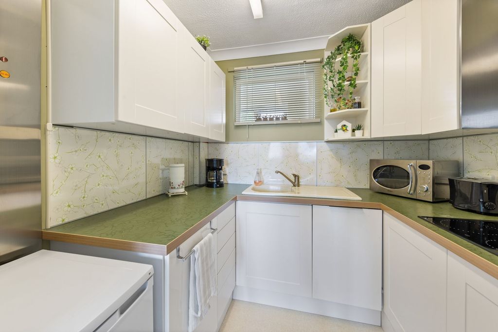 Additional image 2 of 1 bed flat for saleWilloughby Road, Boston PE21