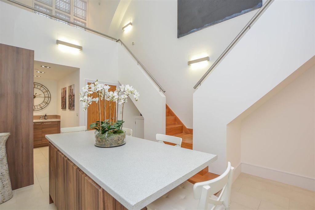 Additional image 5 of 2 bed flat for saleThe Galleries, Warley, Brentwood CM14