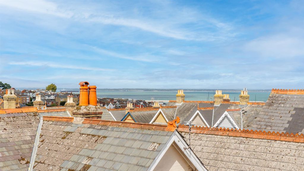 Additional image 17 of 4 bed semi-detached house for saleCowes, Isle Of Wight PO31