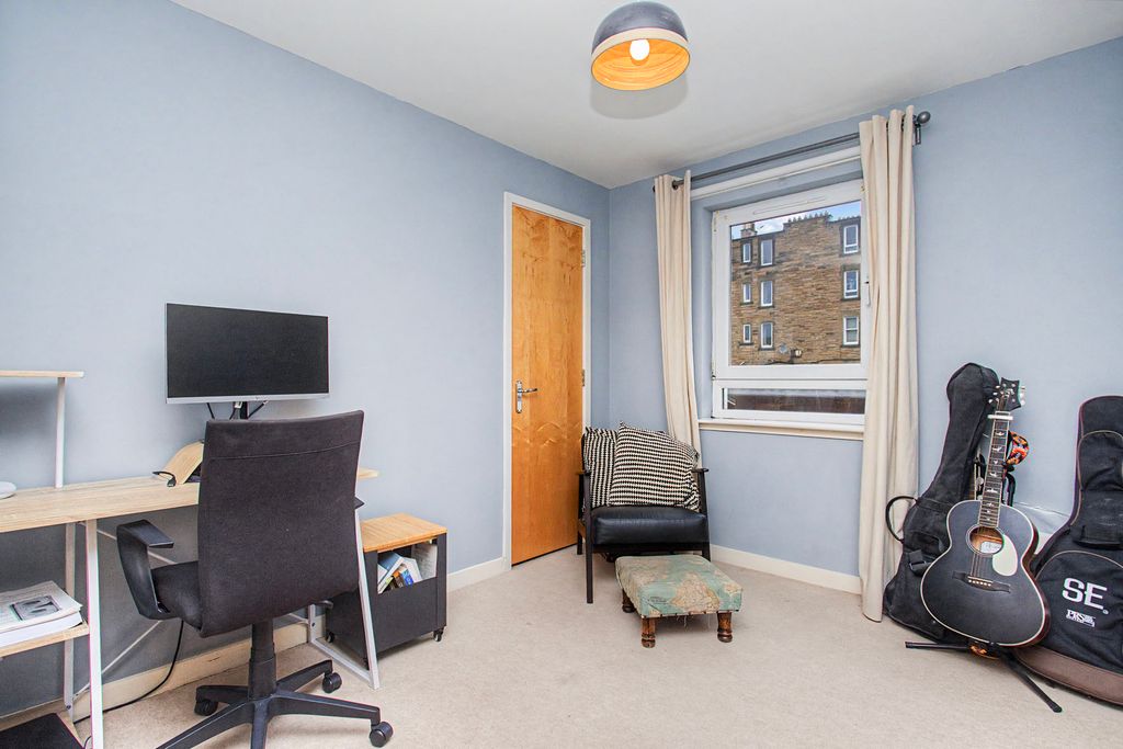 Additional image 10 of 2 bed flat for sale2/6 Albion Gardens, Leith, Edinburgh EH7