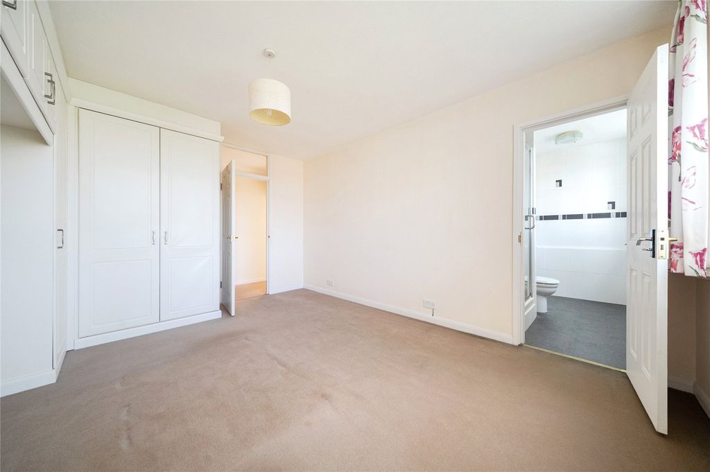 Additional image 8 of 3 bed flat for saleHawthorne Road, Bickley BR1