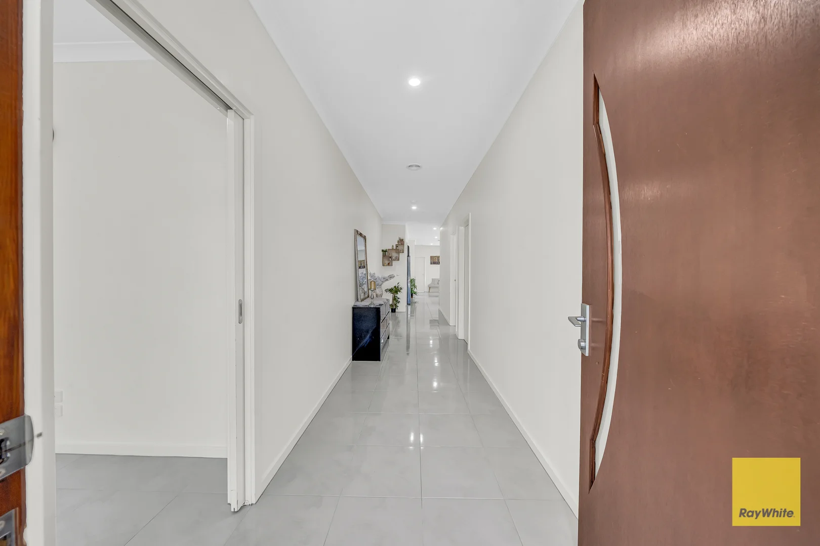 71 Warrigal Drive, Aintree VIC 3336 photo 2