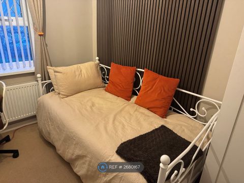 Blaise Place, Cardiff CF11, Room to rent