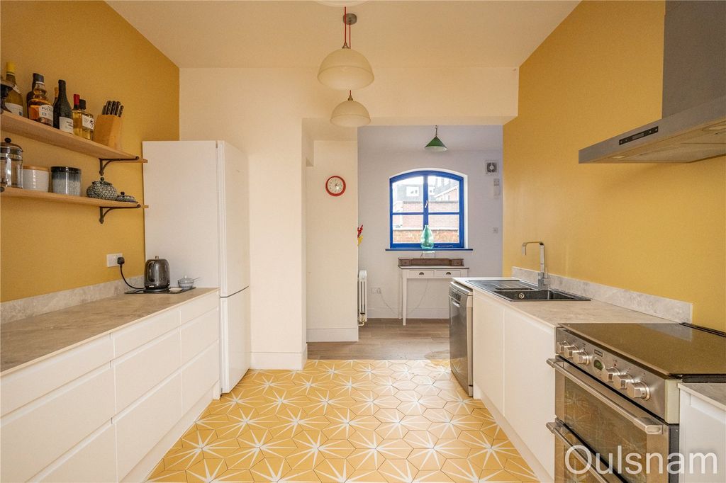 Additional image 5 of 3 bed detached house for saleSouth Crescent, Bromsgrove, Worcestershire B60
