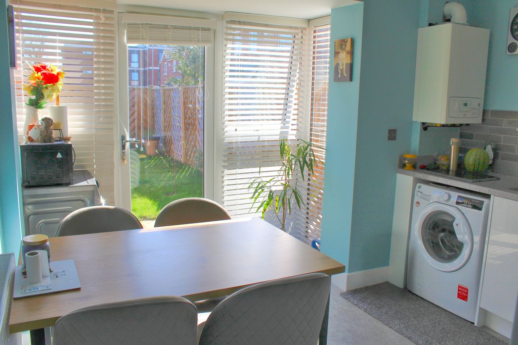 Additional image 3 of 2 bed semi-detached house for saleElswick Hopper Close, Brigg, Brigg DN20