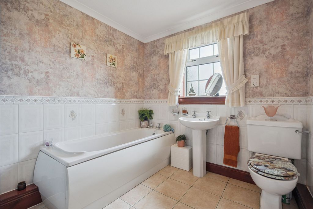 Additional image 19 of 5 bed detached bungalow for saleKirk Lane, Stirling FK9