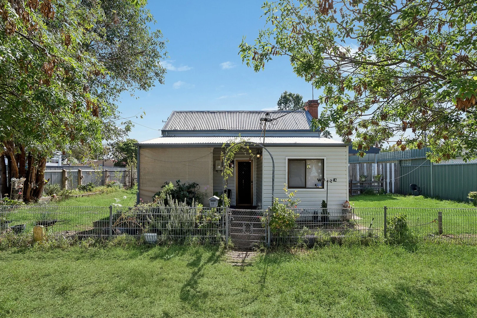 19 Grosvenor Street, Narrandera NSW 2700