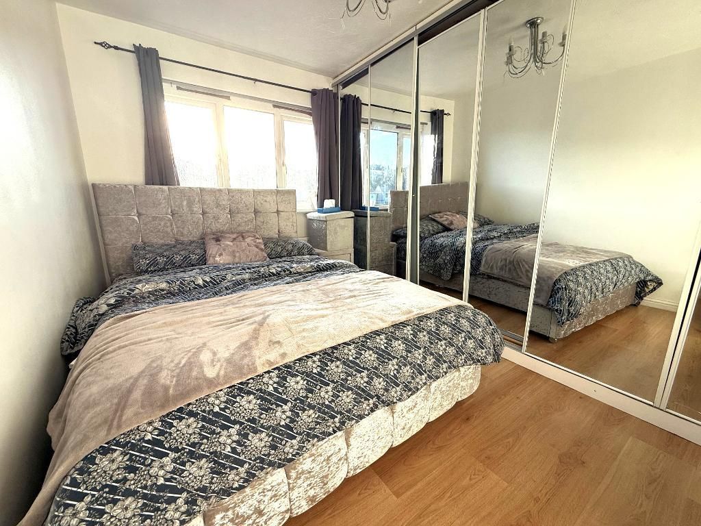 Additional image 5 of 2 bed flat for saleDunraven Avenue, Dallow, Luton, Bedfordshire LU1