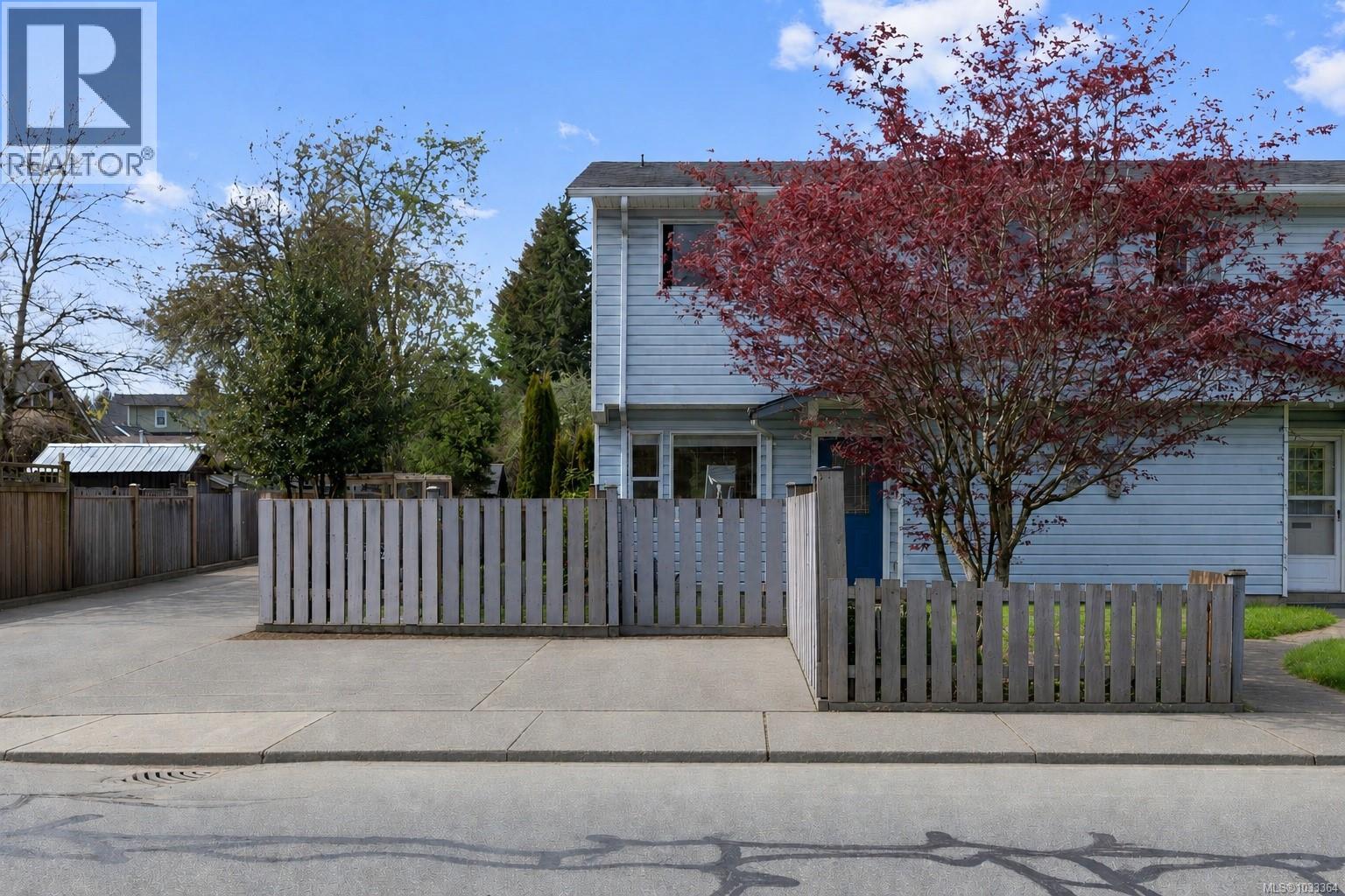 B 345 Menzies Ave