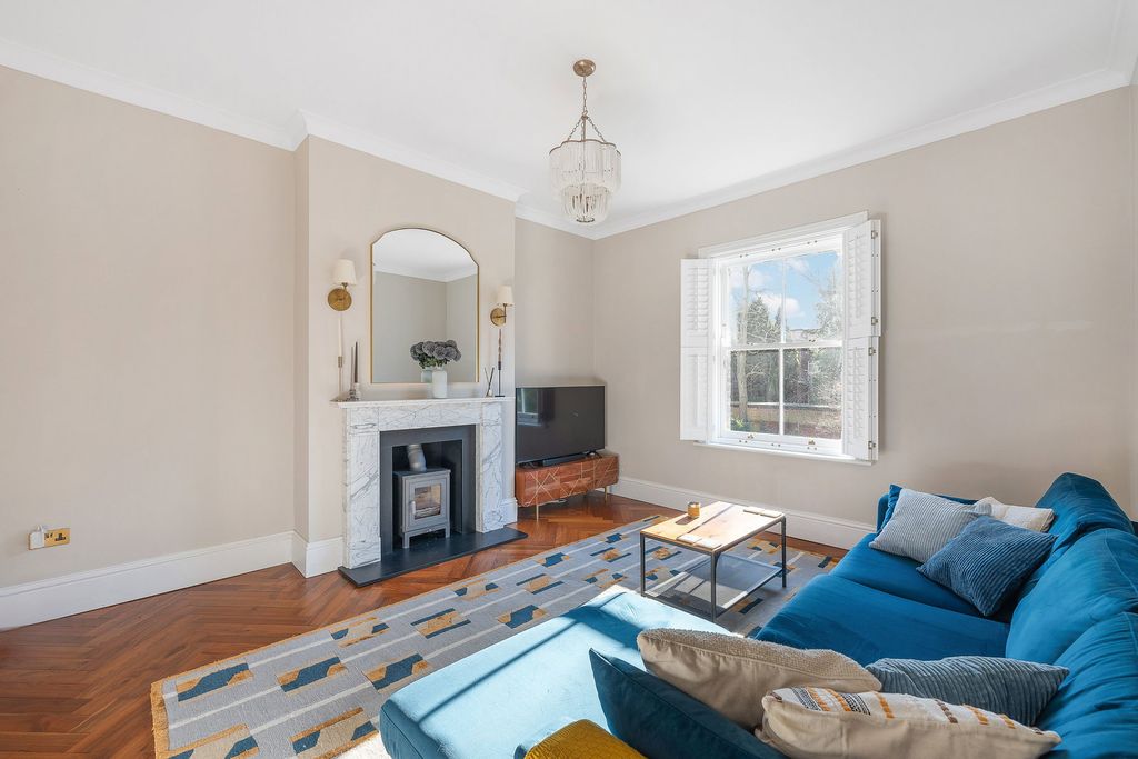 Additional image 2 of 3 bed flat for saleBromley Grove, Bromley BR2