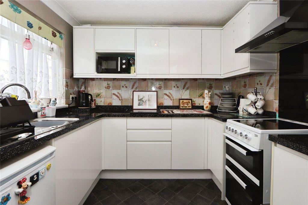 Additional image 4 of 1 bed bungalow for saleClovelly Gardens North, Bideford, Devon EX39