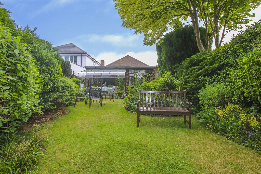 3 bed detached bungalow for saleRushdene Road, Brentwood CM15