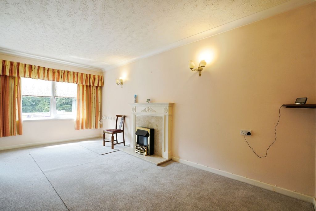 Additional image 2 of 1 bed flat for saleBerrycoombe Road, Bodmin, Cornwall PL31