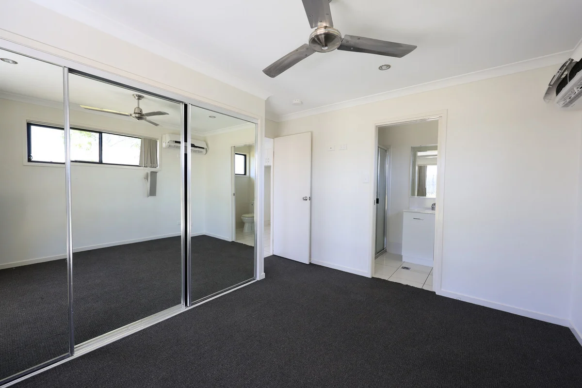 15 Marc Crescent, Gracemere QLD 4702 photo 4