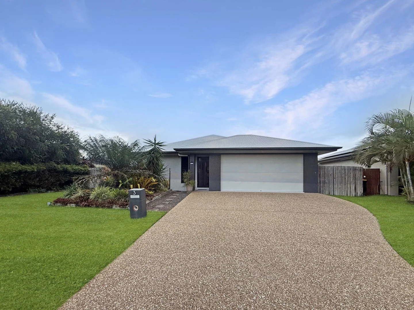 3 Barnfield Street, Mount Low QLD 4818